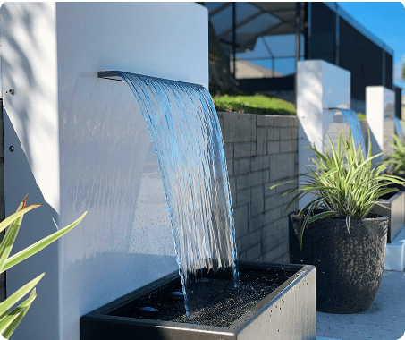 شلالات ونوافير تنبض بالحياة